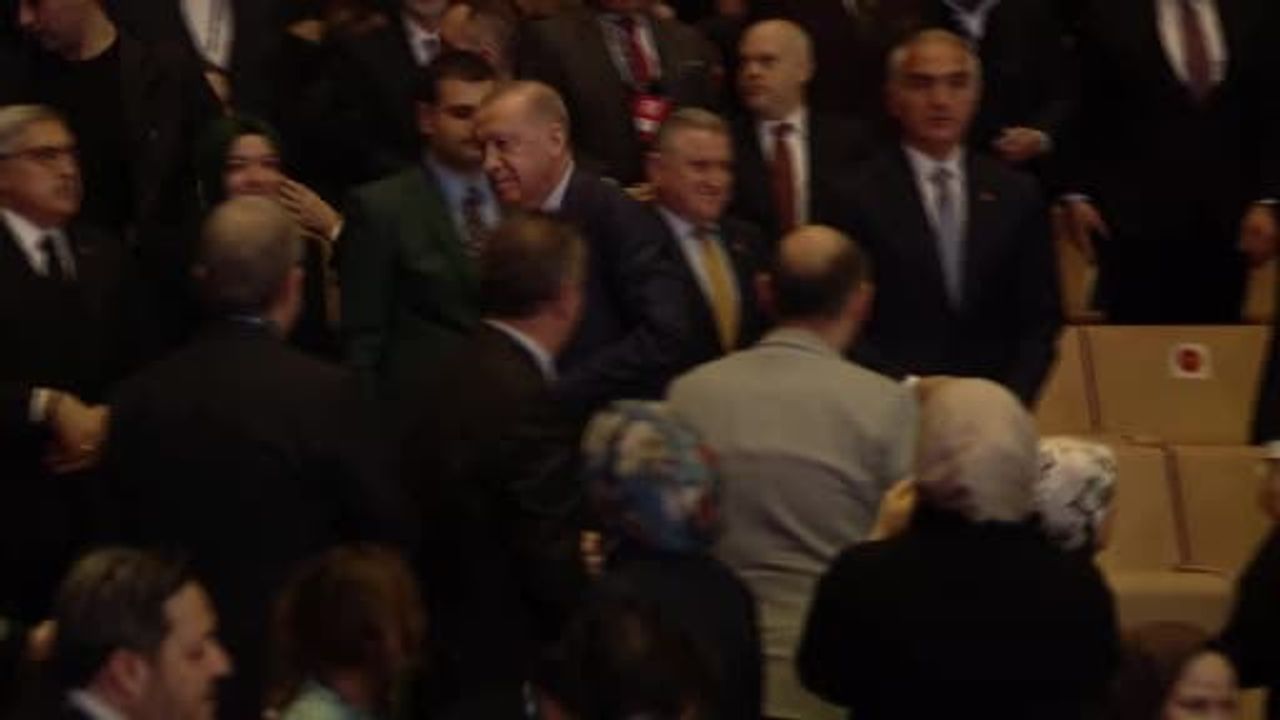 Cumhurbaşkanı Erdoğan Necip Fazıl Kısakürek Ödülleri'nde Gençliğin Rolüne Dikkat Çekti