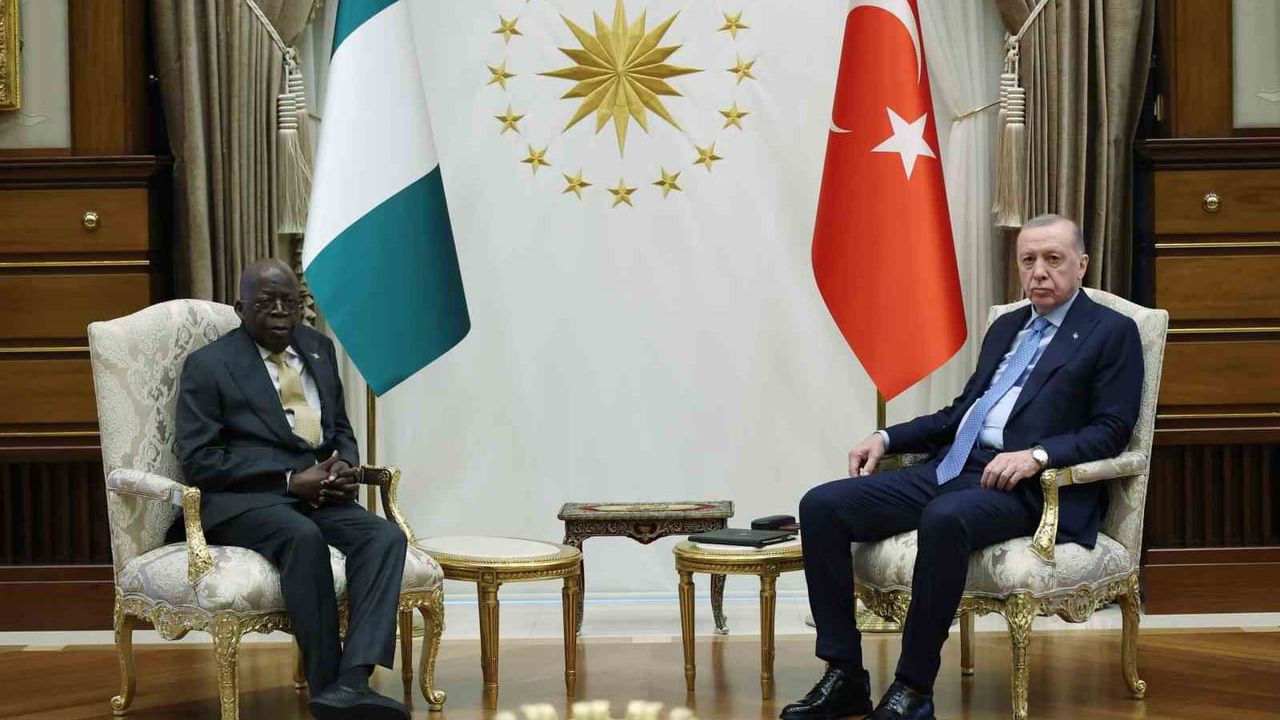 Cumhurbaşkanı Erdoğan Nijerya Cumhurbaşkanı Tinubu ile Görüştü