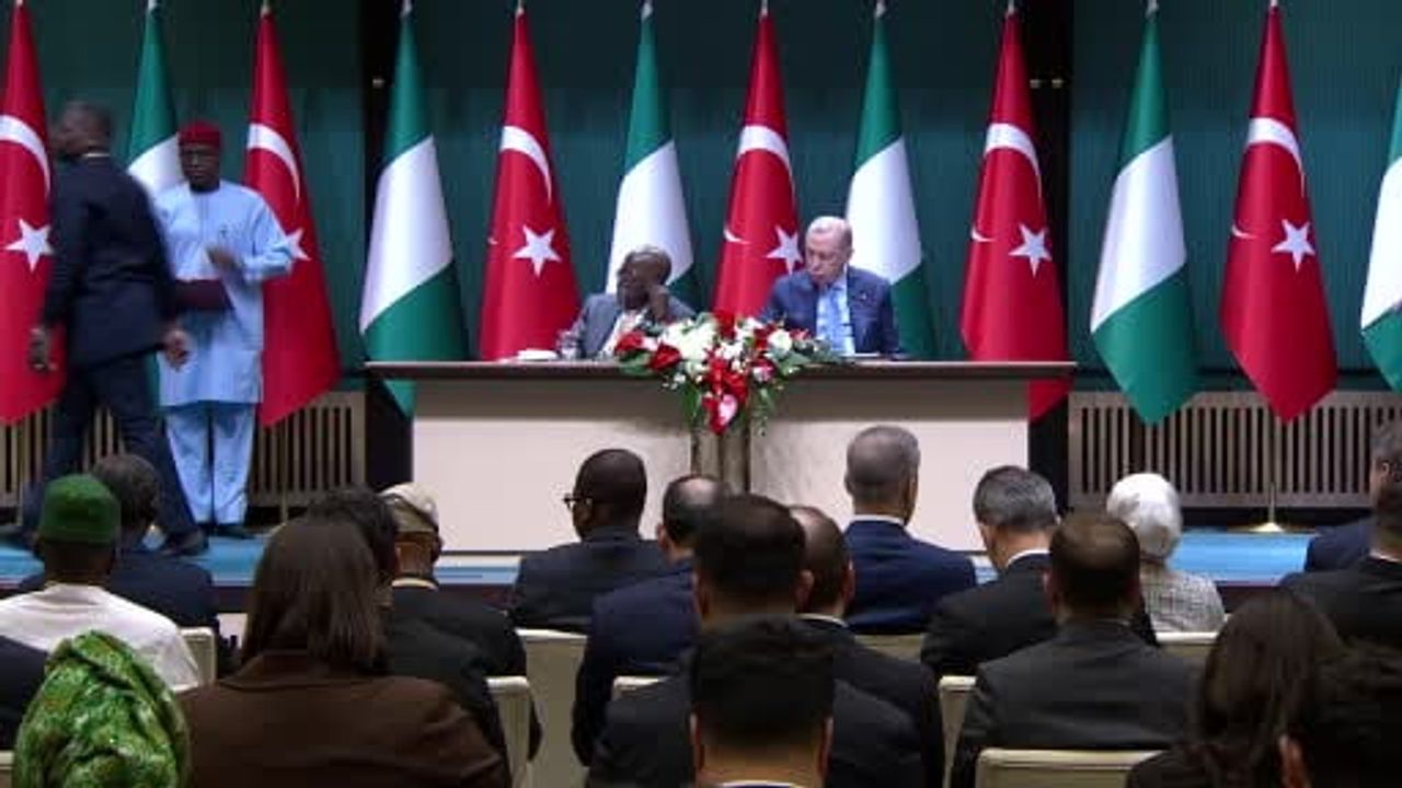 Cumhurbaşkanı Erdoğan, Nijeryalı Mevkidaşı ile Basın Toplantısı Düzenledi