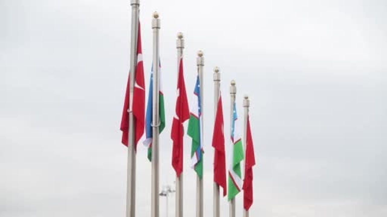 Cumhurbaşkanı Erdoğan, Özbekistan Liderini Karşıladı