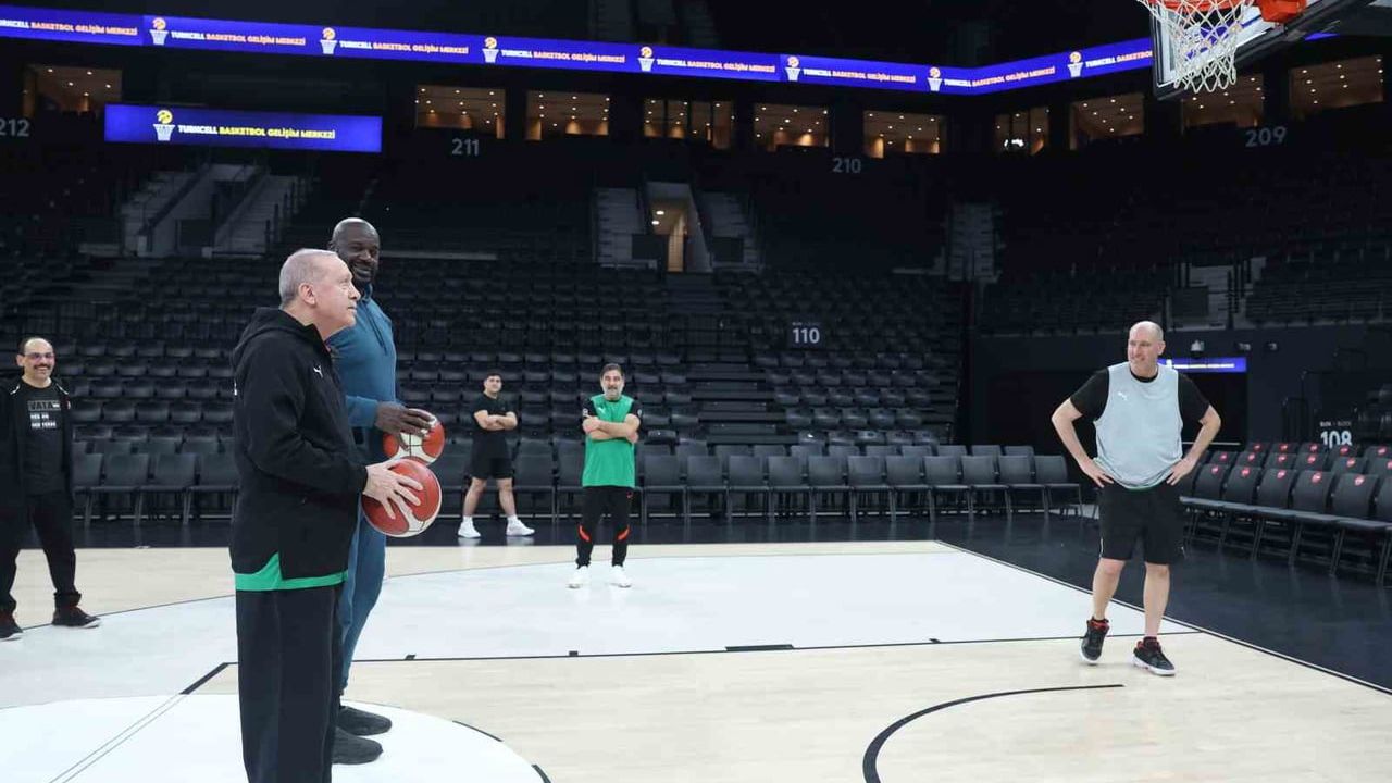 Cumhurbaşkanı Erdoğan ve Shaquille O’Neal Basketbol Maçında Buluştu