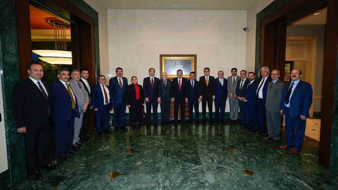 Cumhurbaşkanı Yardımcısı Yılmaz, Ezidi Temsilcilerini Ağırladı