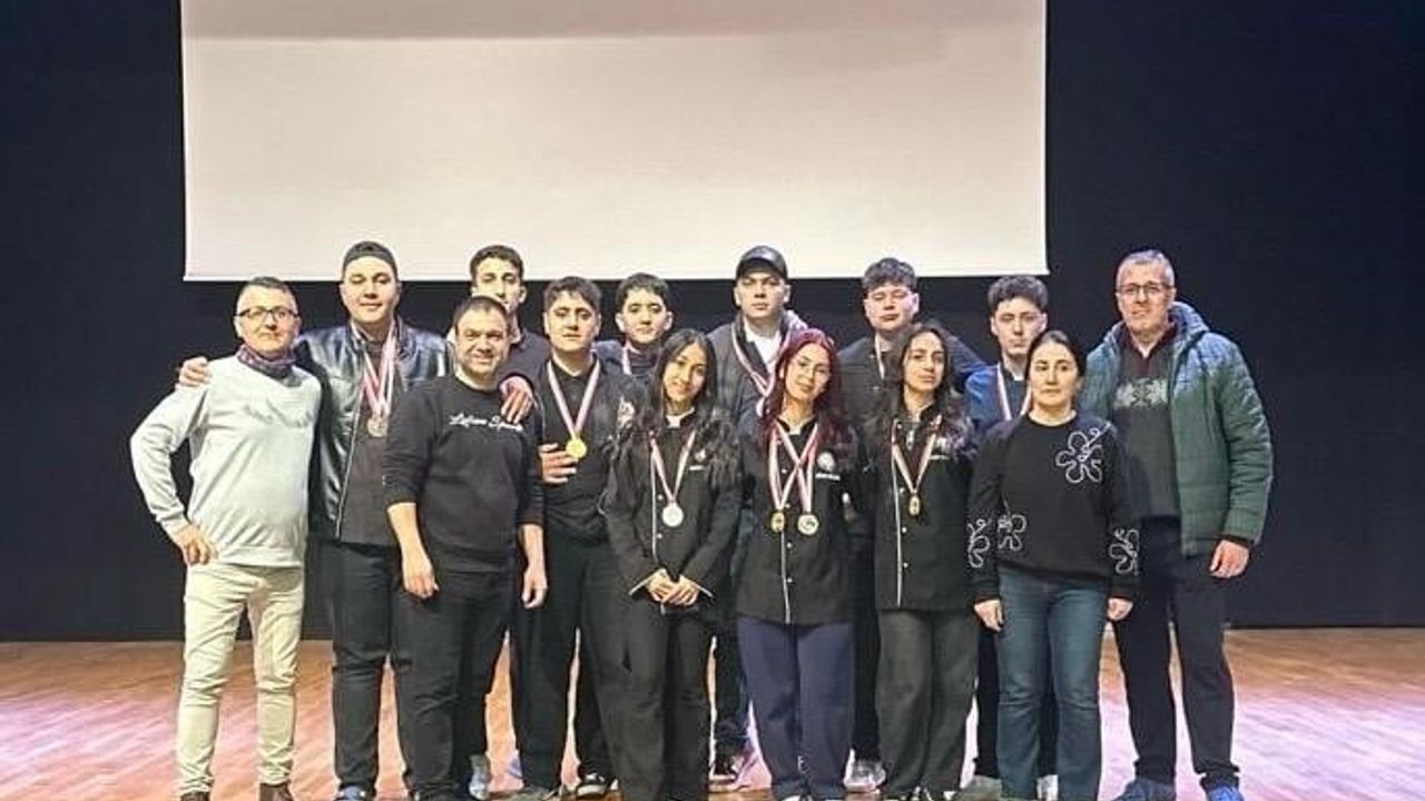 Cunda Turizm MTAL Öğrencilerinden İstanbul'da Büyük Başarı