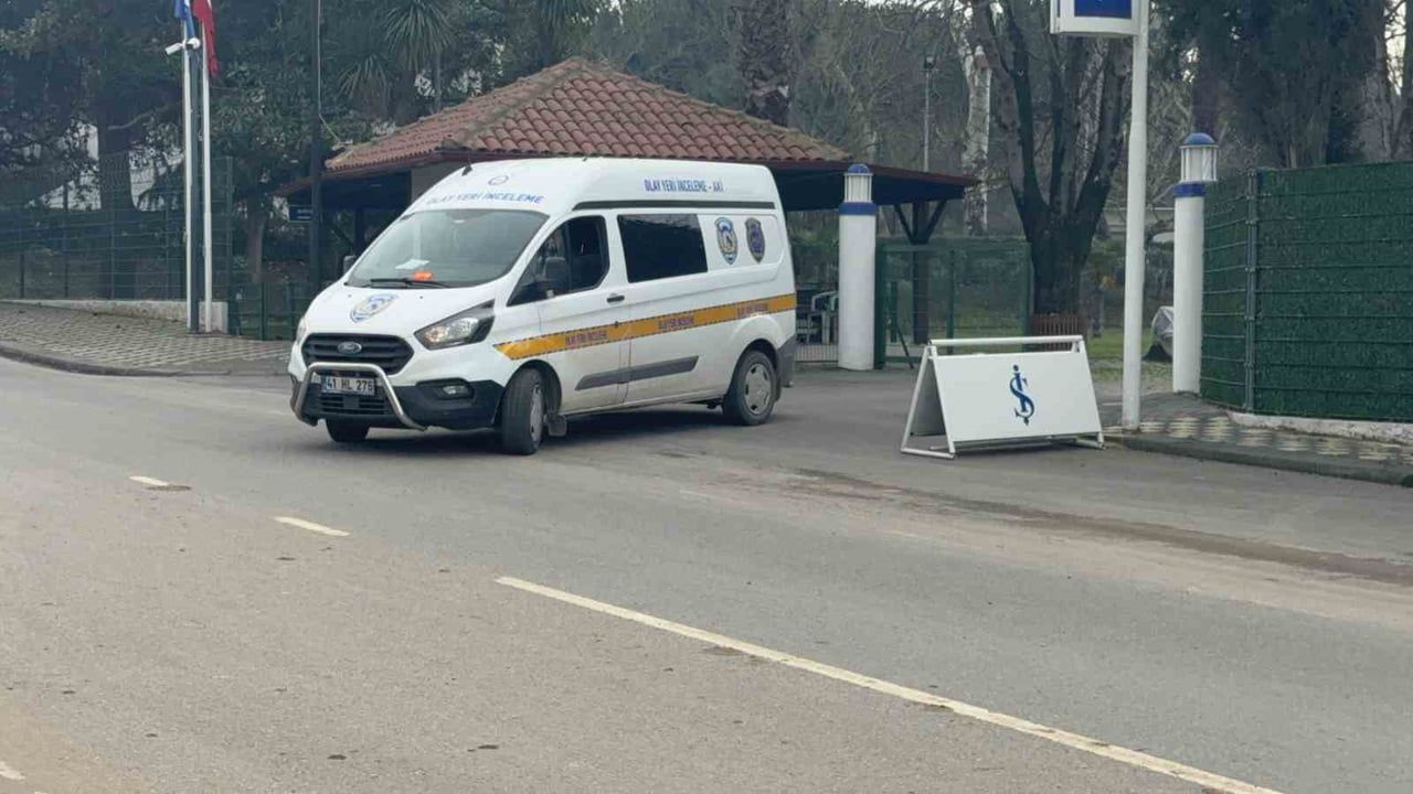 Darıca'da Denizde Erkek Cesedi Bulundu