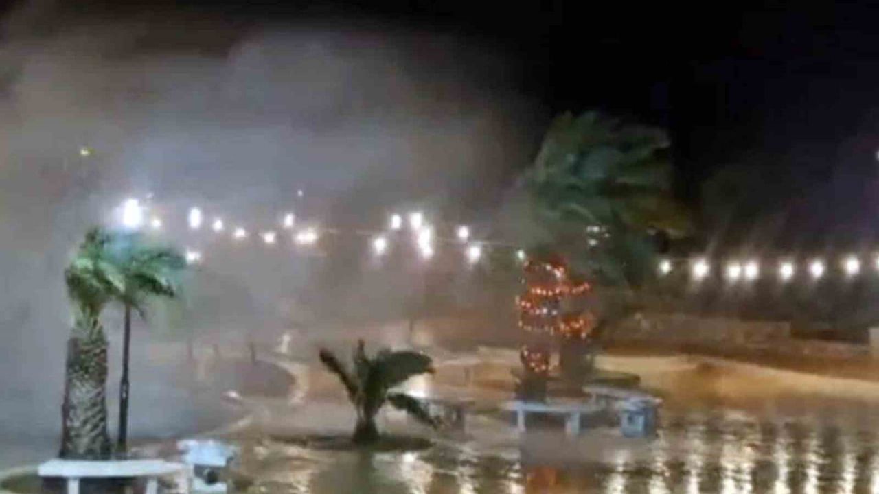 Datça'da Kuvvetli Fırtına ve Sağanak Yağış Etkili Oldu