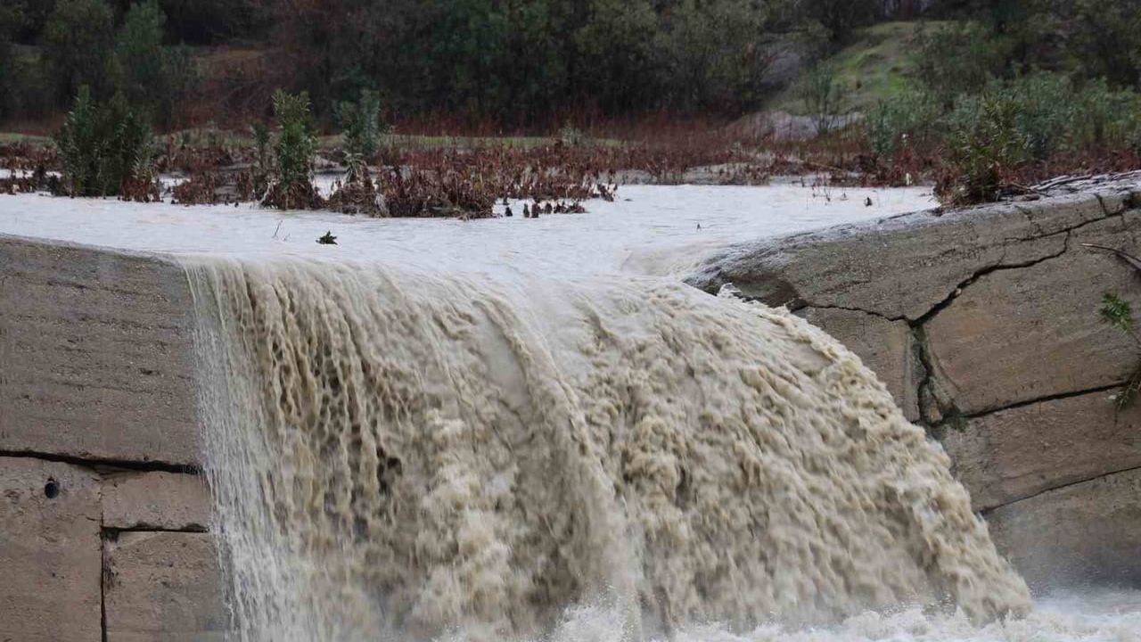 Deliçay Yeniden Akmaya Başladı: Çiftçilerin Yüzü Güldü