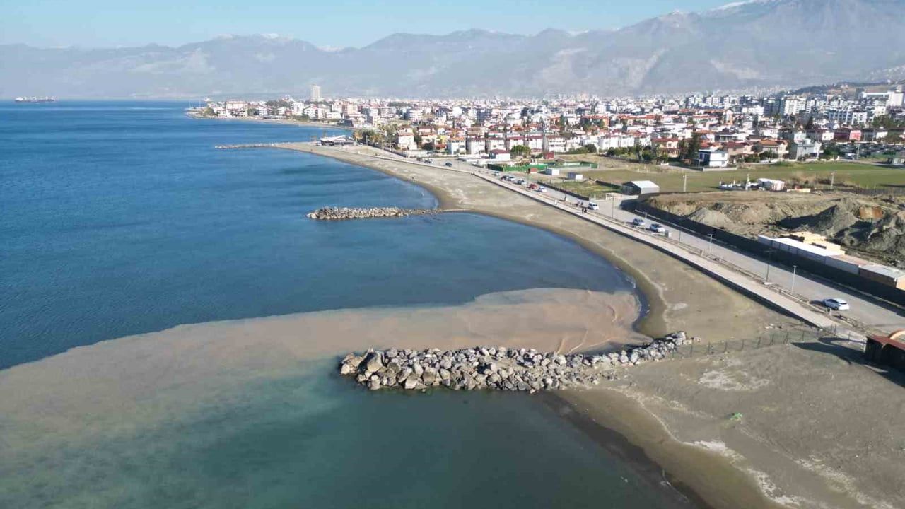 Deniz Çekilmesi Hatay'da Endişe Yarattı