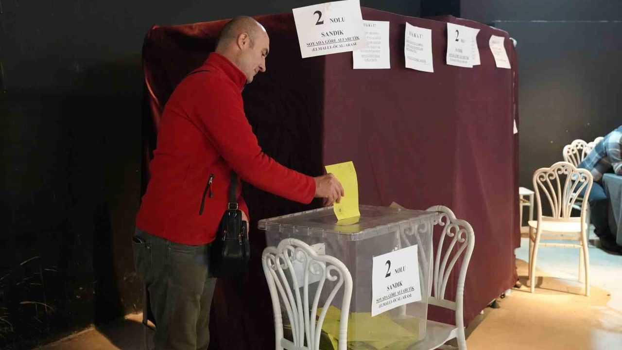 Denizli Lokantacıları Seçim İçin Sandık Başında