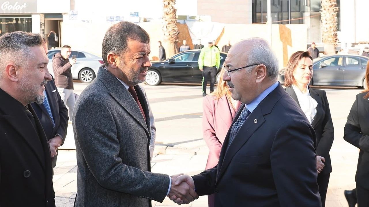 Denizli'nin Yeni Valisi Yavuz Selim Köşger Görevine Başladı