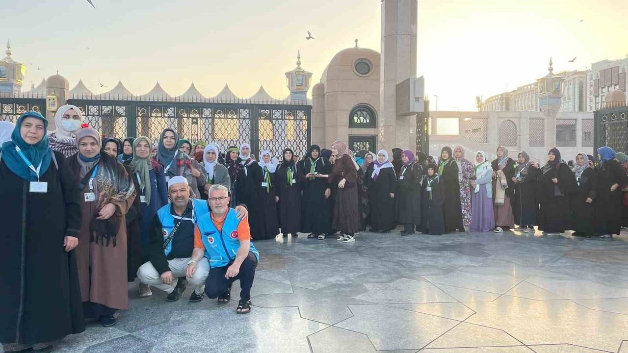 Denizlili Kadın Umreciler, Ravza-i Mutahhara'da Duygu Dolu Anlar Yaşadı