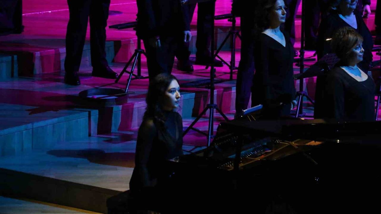 Devlet Çoksesli Korosu'ndan Büyüleyici 'Aurora' Konseri