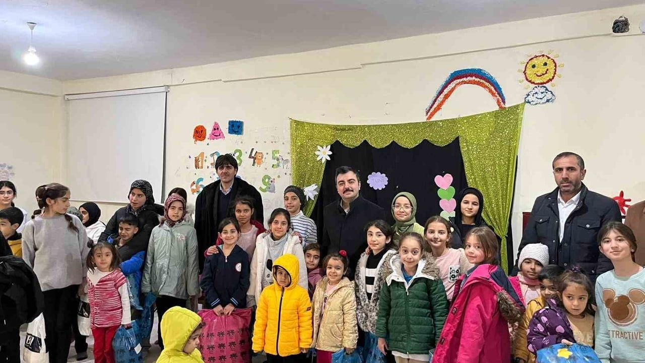 Dicle Kaymakamı Mustafa Atış, Kur'an Kursu Öğrencileriyle Bir Araya Geldi