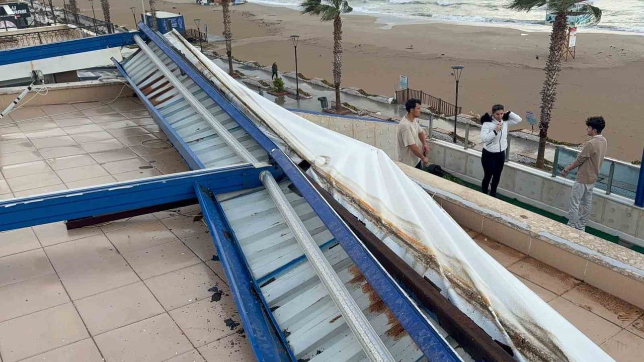 Didim'de Fırtına Hayatı Olumsuz Etkiledi