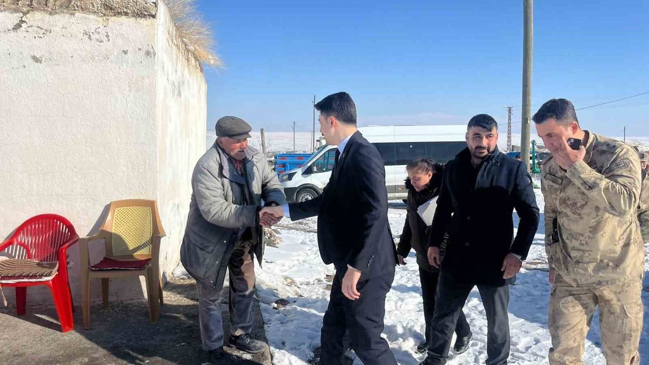 Digor Kaymakamı Kahraman, Çatak Köyü'nde Vatandaşlarla Buluştu