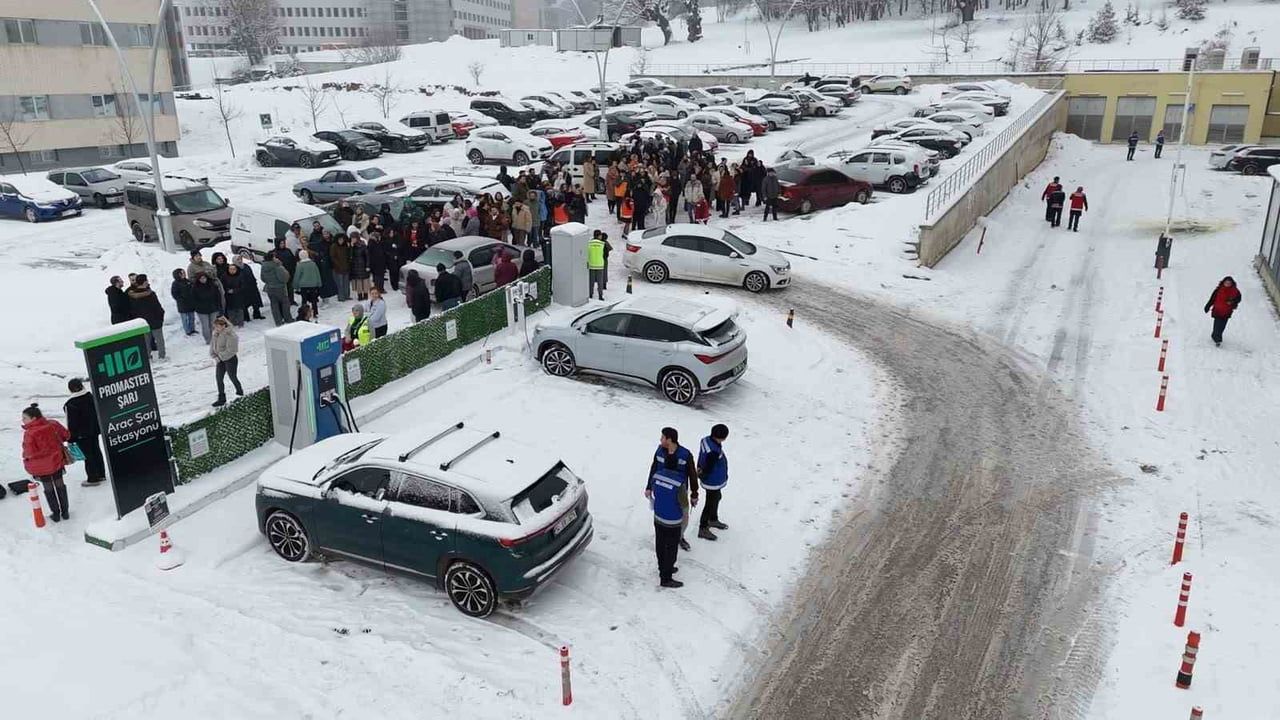 Diş Hekimliği Fakültesi’nde Yangın Tatbikatı Gerçekleştirildi