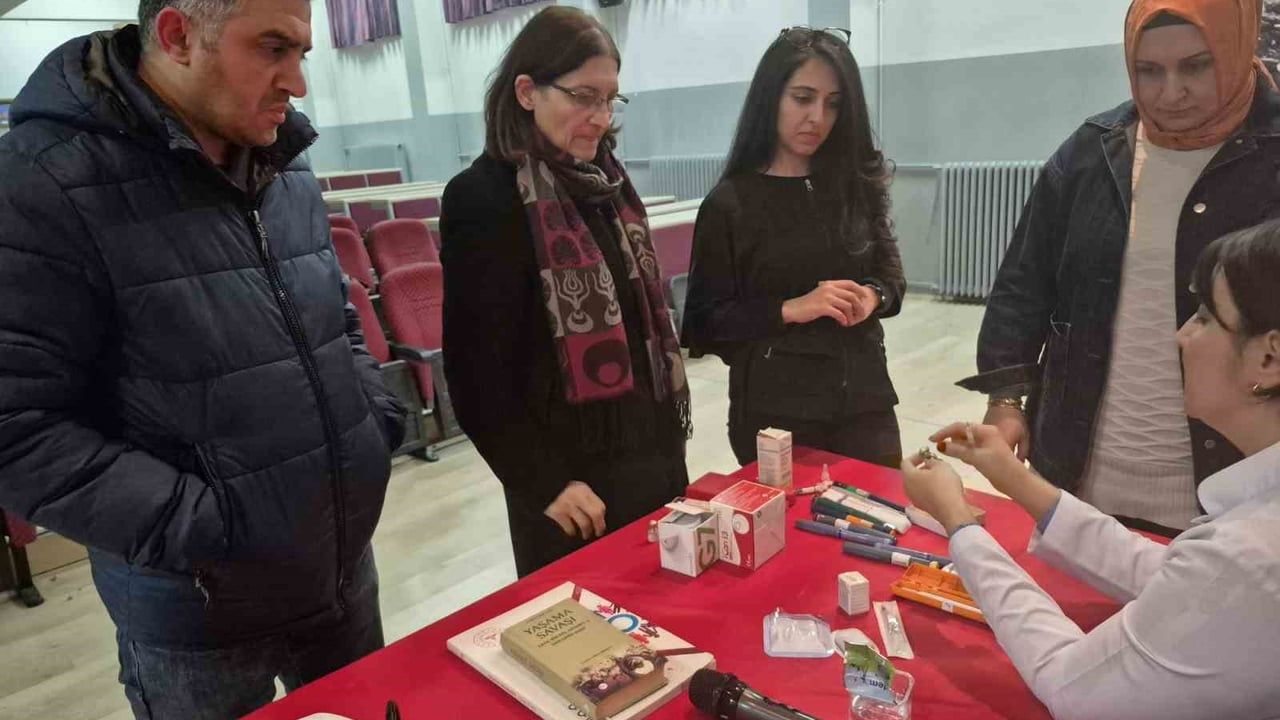 Diyabetli Öğrencilere Destek İçin Öğretmenlere Eğitim Verildi