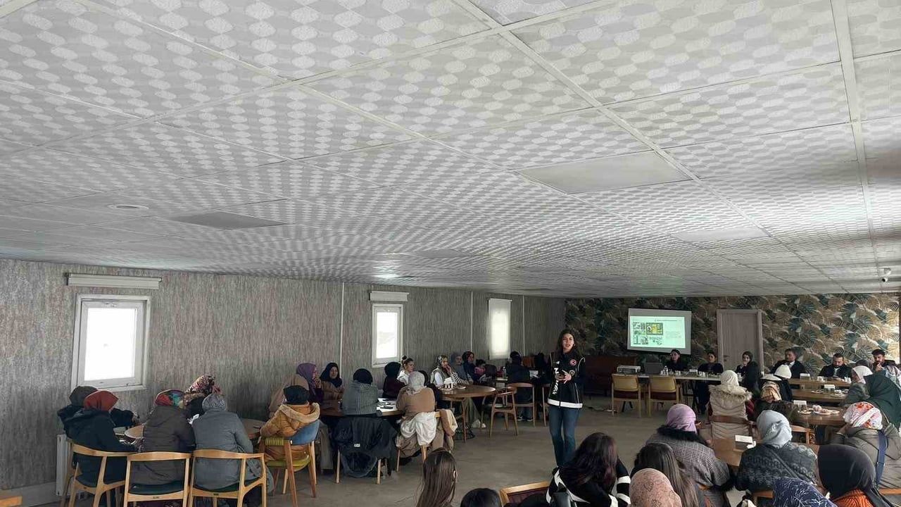 Diyadin'de Bağımlılıkla Mücadele Semineri Düzenlendi