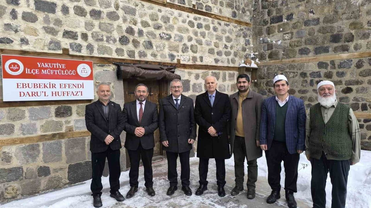 Diyanet Başkan Yardımcısı Hazırlar'dan Kur'an Kursu Ziyareti