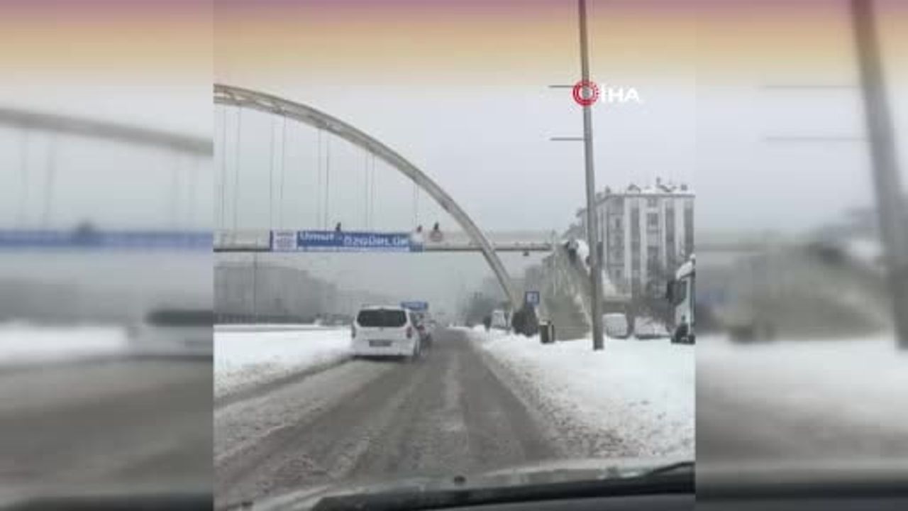 Diyarbakır'da Çocuklara Saldırı Anları Kamereye Yansıdı