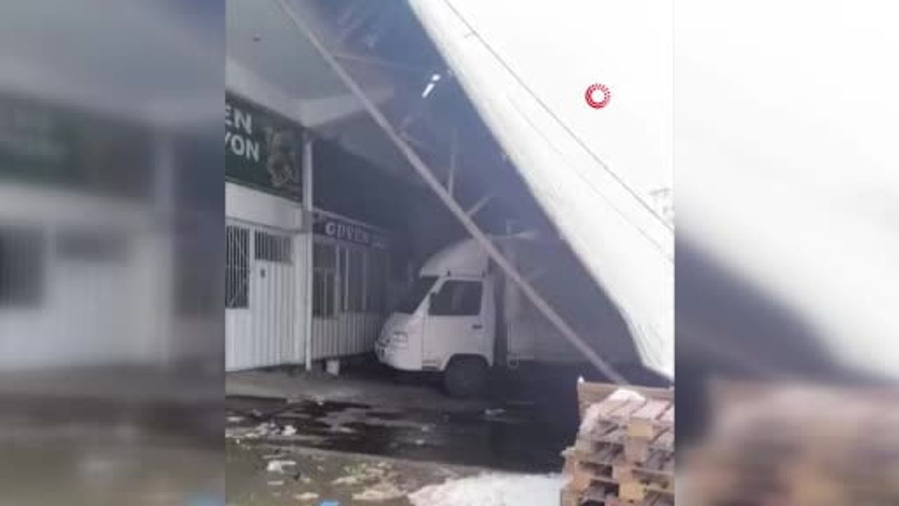 Diyarbakır'da Kar Yağışı Çatılara Zarar Verdi