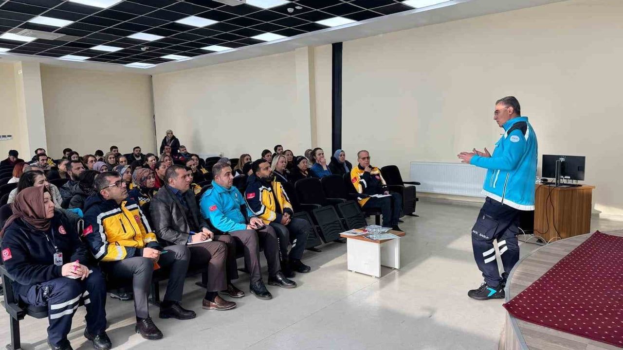 Diyarbakır'da Kış Koşullarında Sağlık Çalışanlarının Özverili Çalışmaları