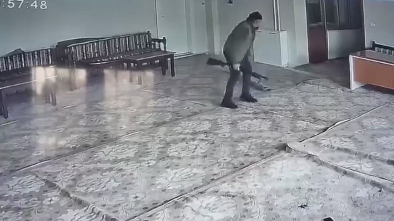 Diyarbakır'da Silahlı Saldırı: Güvenlik Kamerası Görüntüleri Ortaya Çıktı