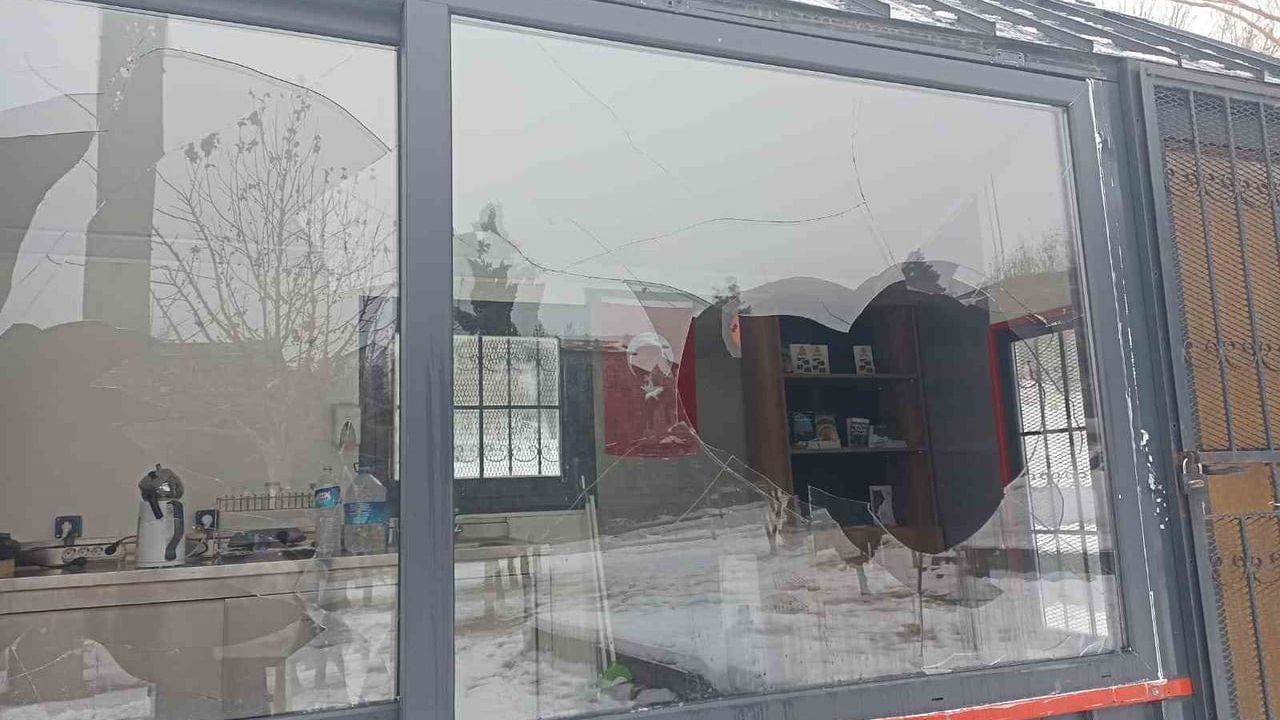 Diyarbakır'da Zabıta Bürosuna Saldırı