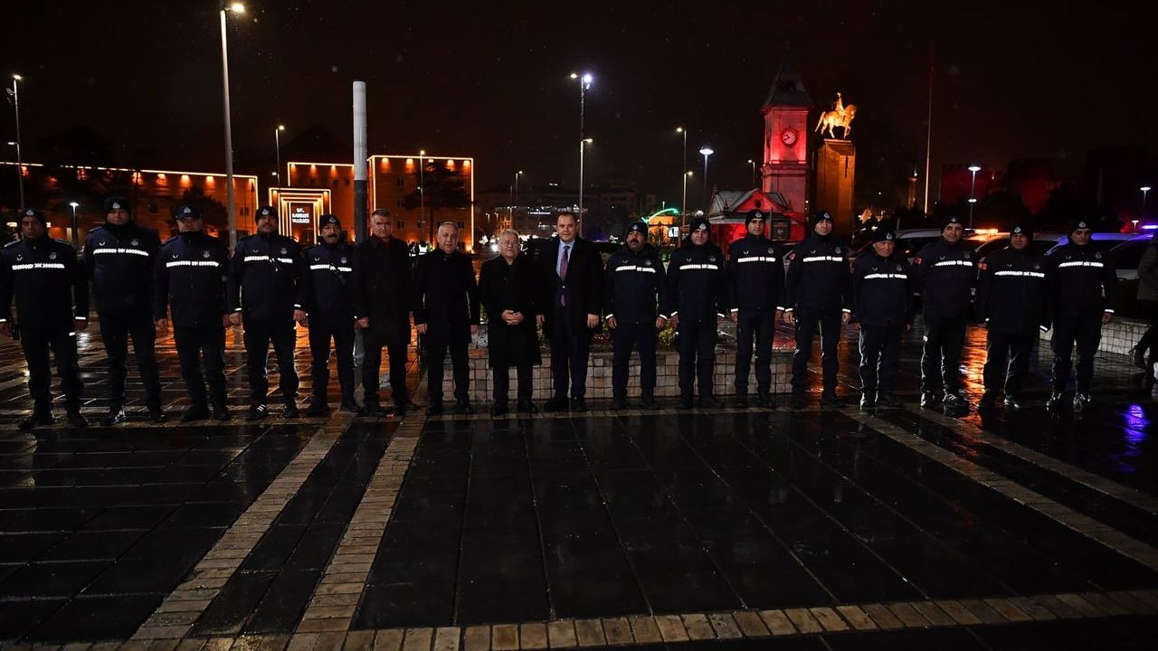 Dr. Memduh Büyükkılıç Yeni Yıla Güvenlik Güçleriyle Girdi