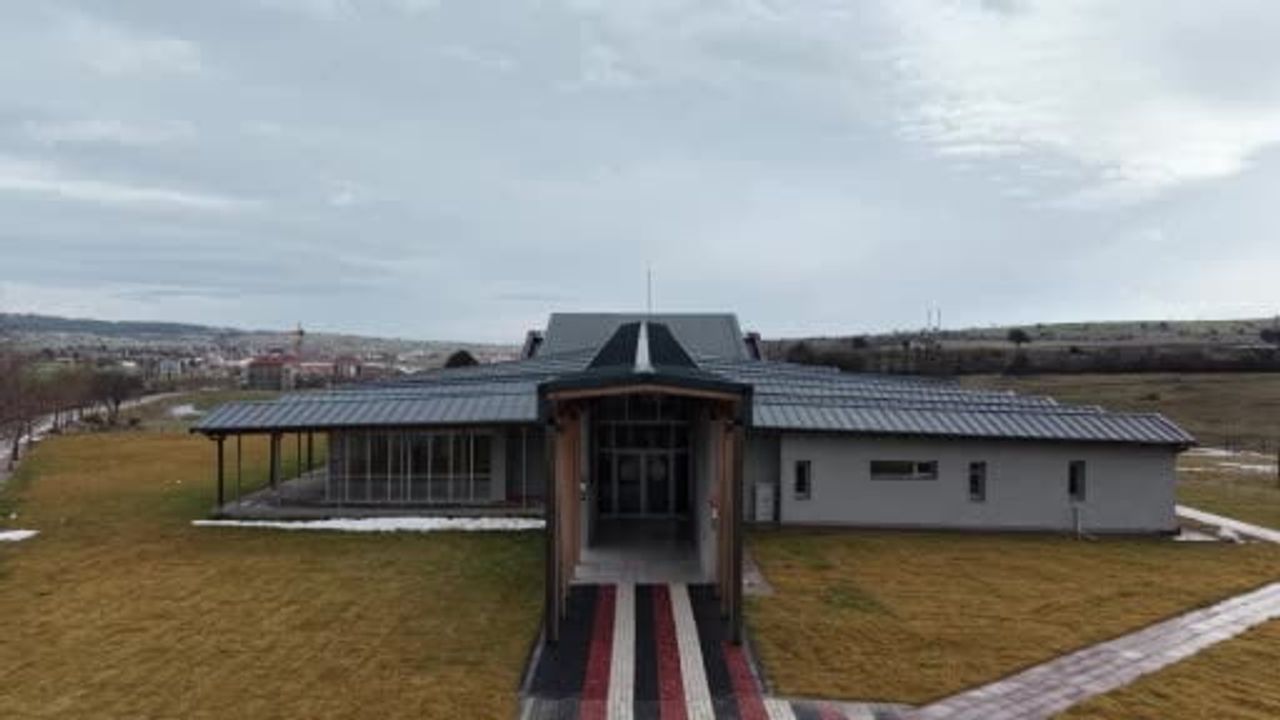 Dumlupınar Diorama Müzesi Ziyaretçi Akınına Uğruyor