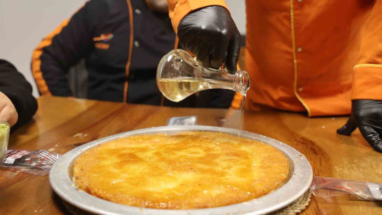 Dünyanın En İyi Tatlısı Antakya Künefesi, Mehmet’in Elleriyle Hayat Buluyor