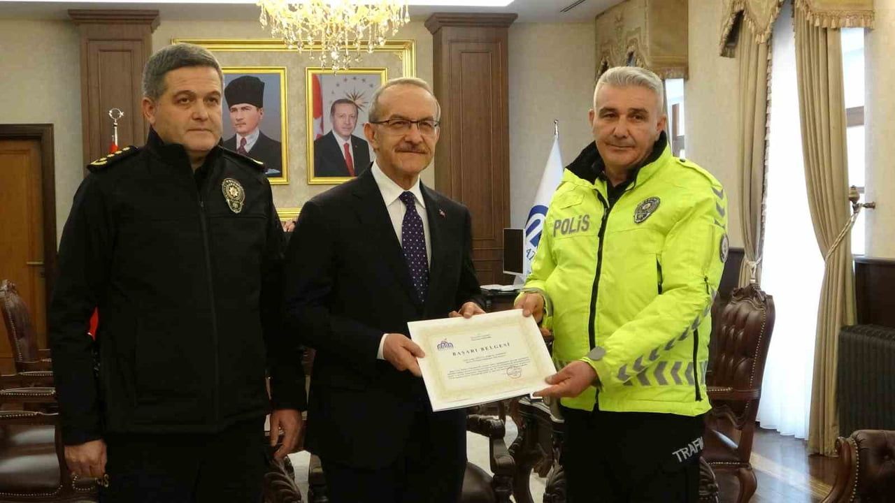 Duyarlı Polis Memuruna Ödül