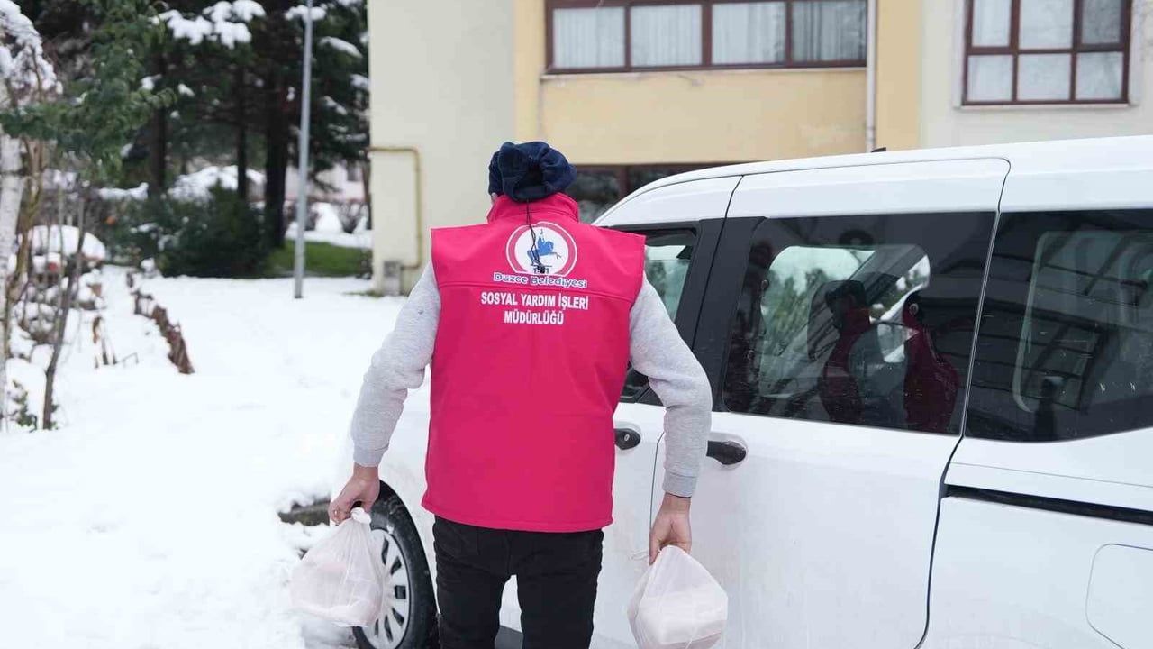 Düzce Belediyesi 365 Gün İhtiyaç Sahiplerinin Yanında