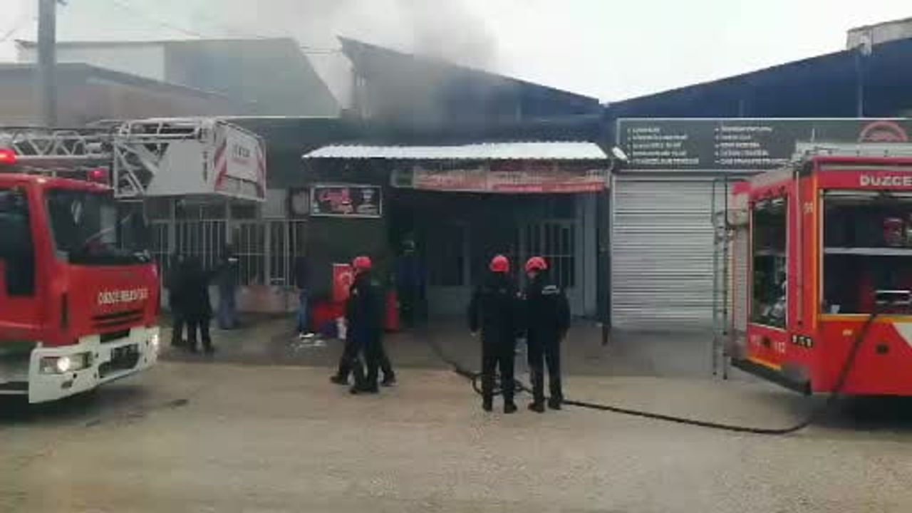 Düzce'de Dükkan Yangını Tehlikesi Önceden Fark Edildi