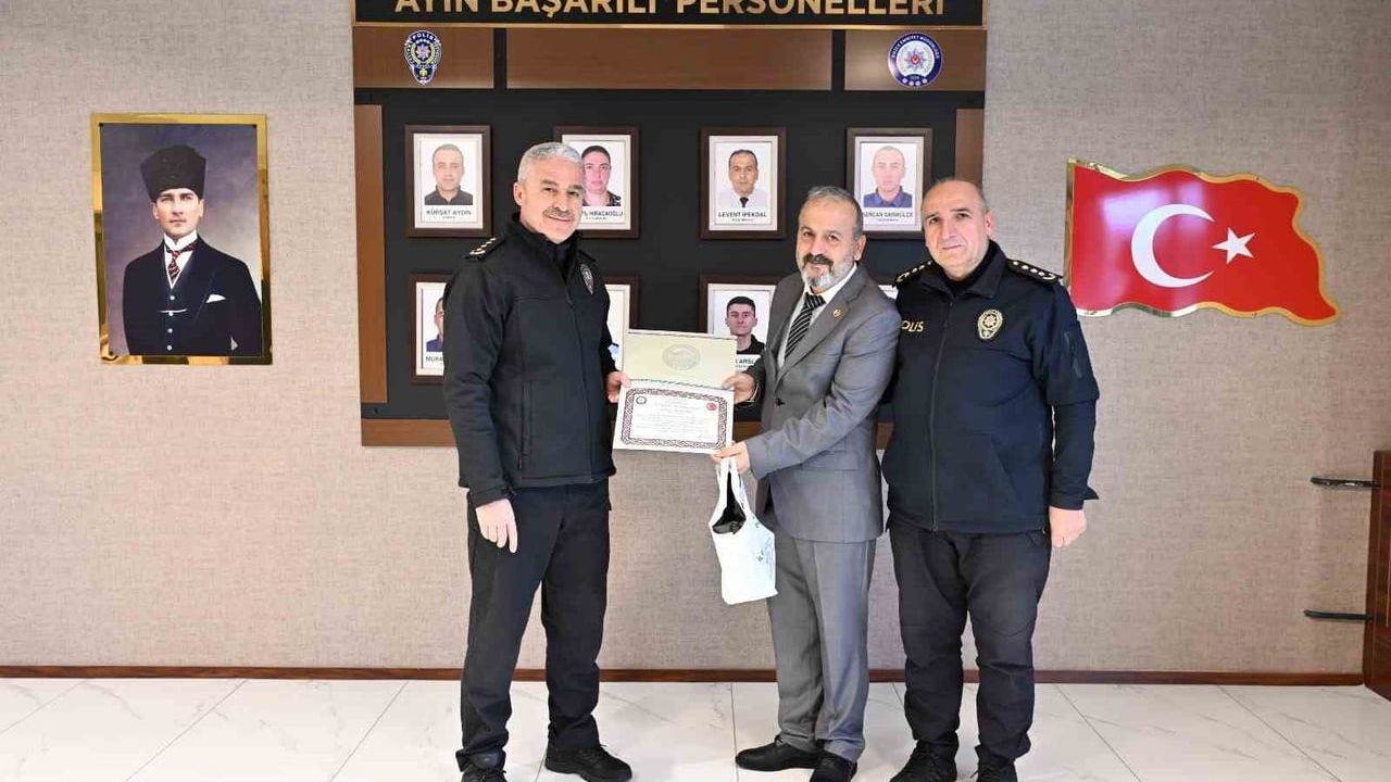 Düzce'de Emniyet Personeline Başarı Ödülleri