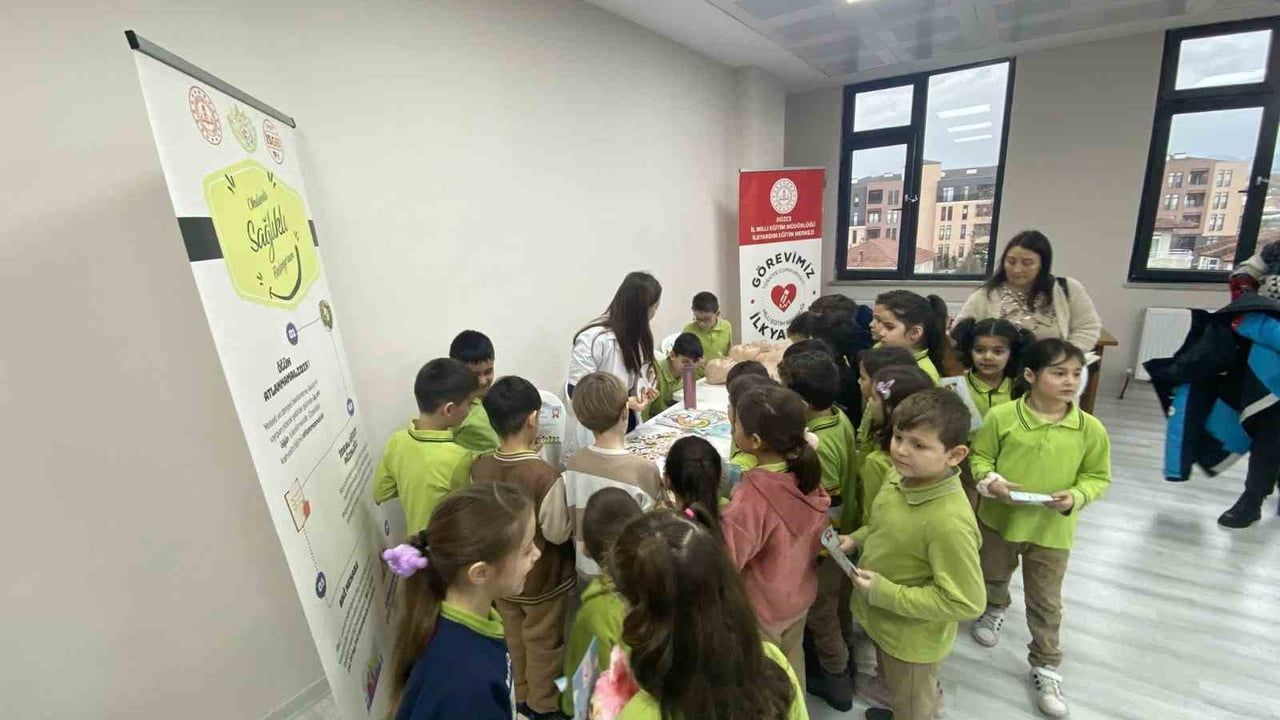 Düzce'de İlkolul Öğrencilerine Sağlık Eğitimi