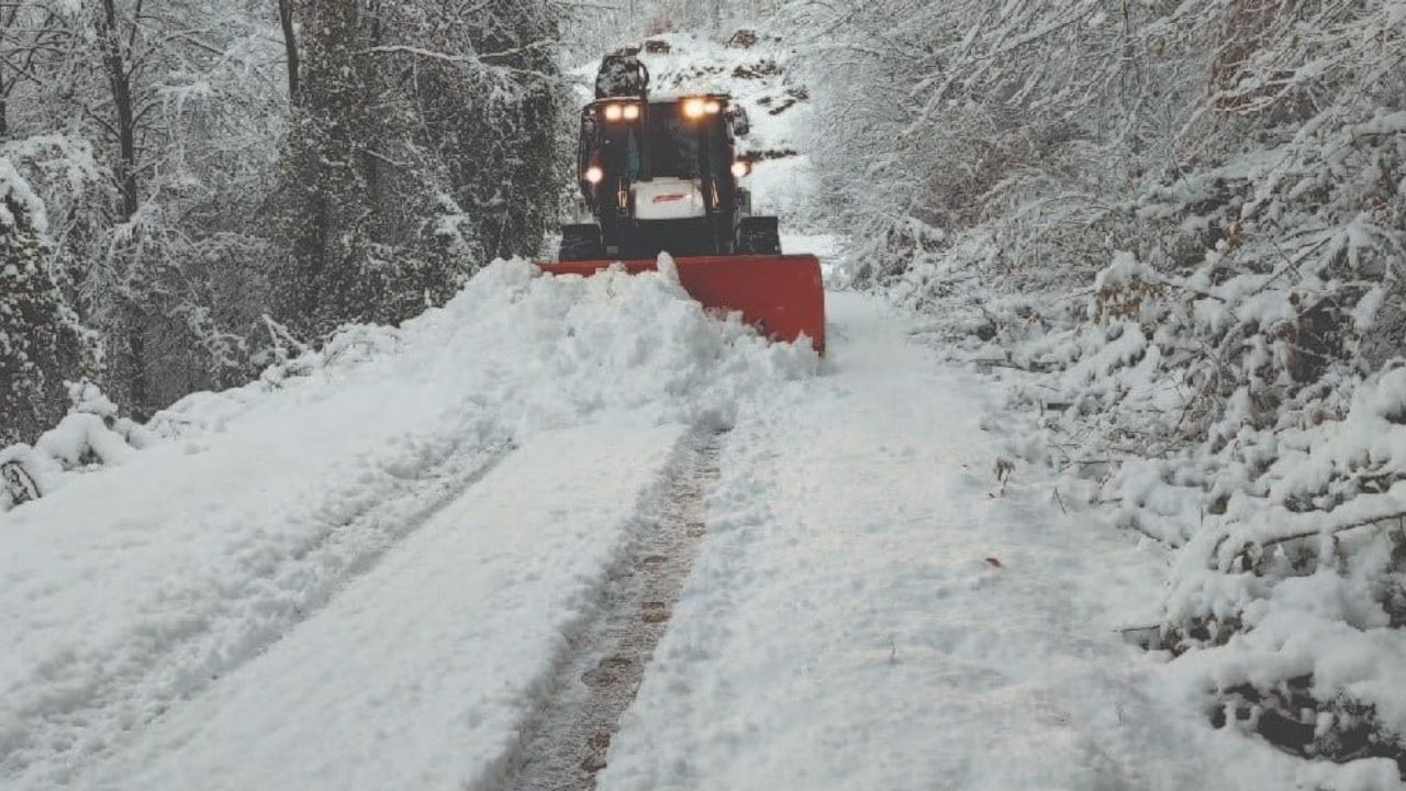 Düzce'de Kapanan 65 Köy Yolu Yeniden Ulaşıma Açıldı
