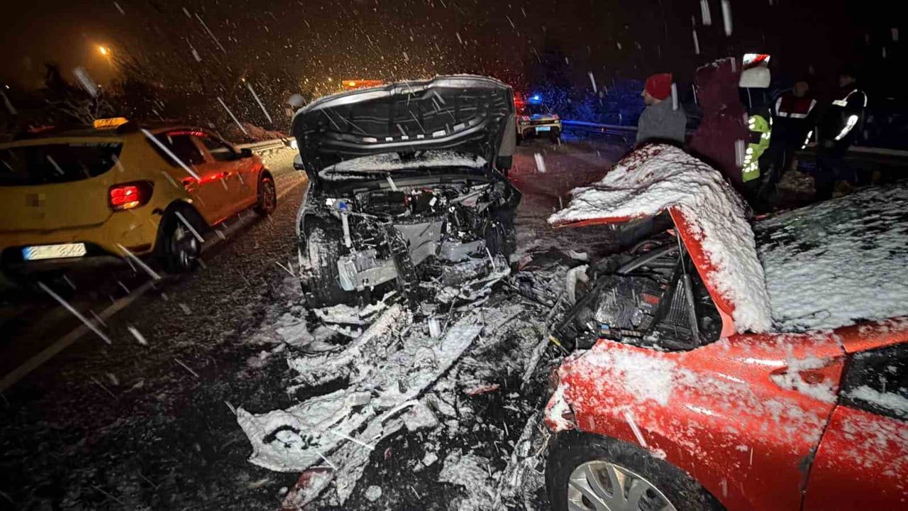 Düzce'de Kar Yağışı Kazası: 7 Yaralı