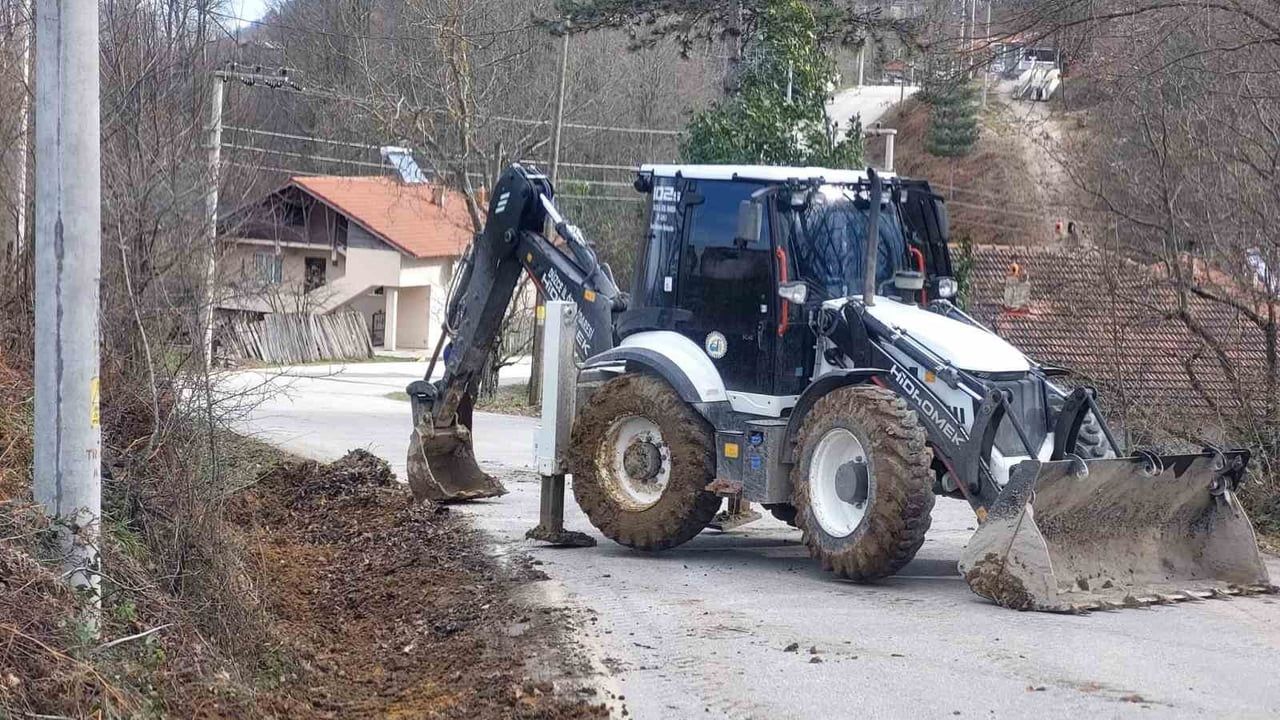 Düzce'de Köy Yollarında Altyapı ve Drenaj Çalışmaları Devam Ediyor