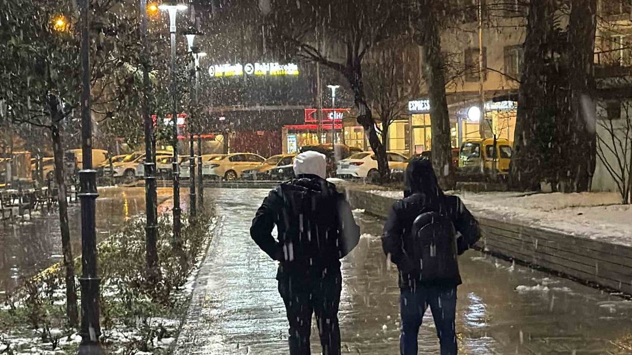 Düzce'de Yoğun Kar Yağışı