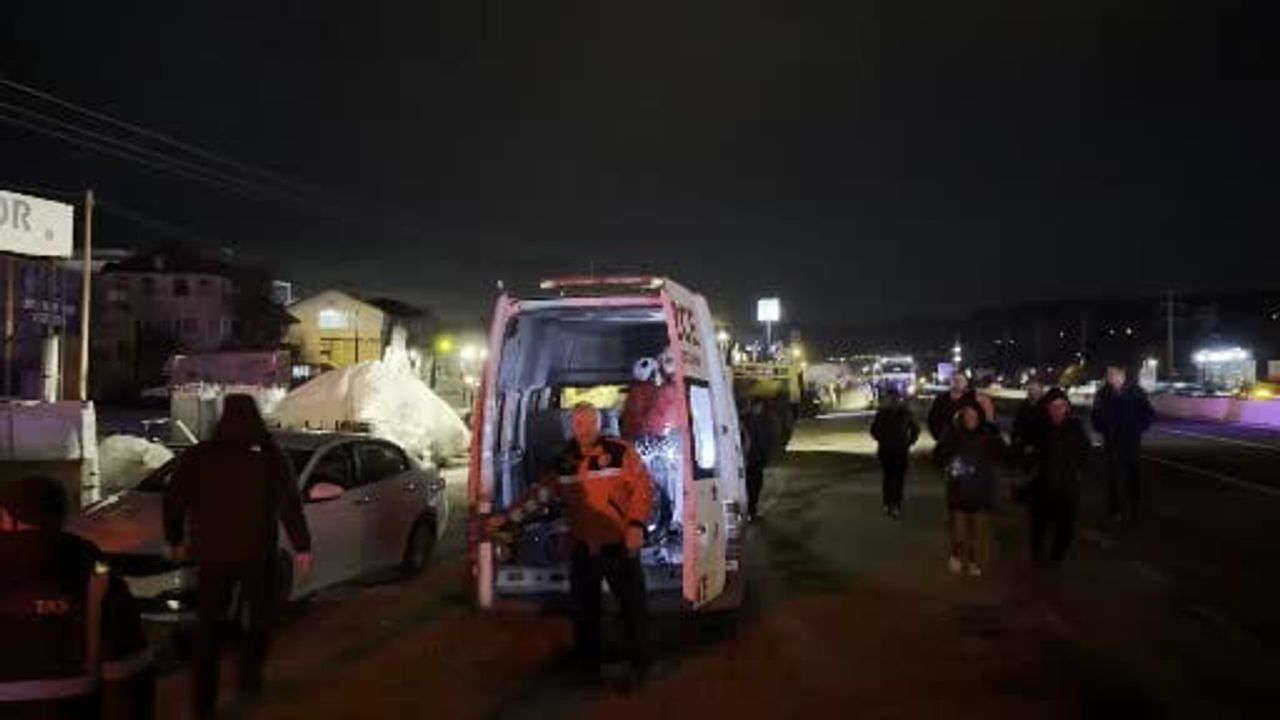 Düzce'deki Fabrika Yangını Kontrol Altına Alındı