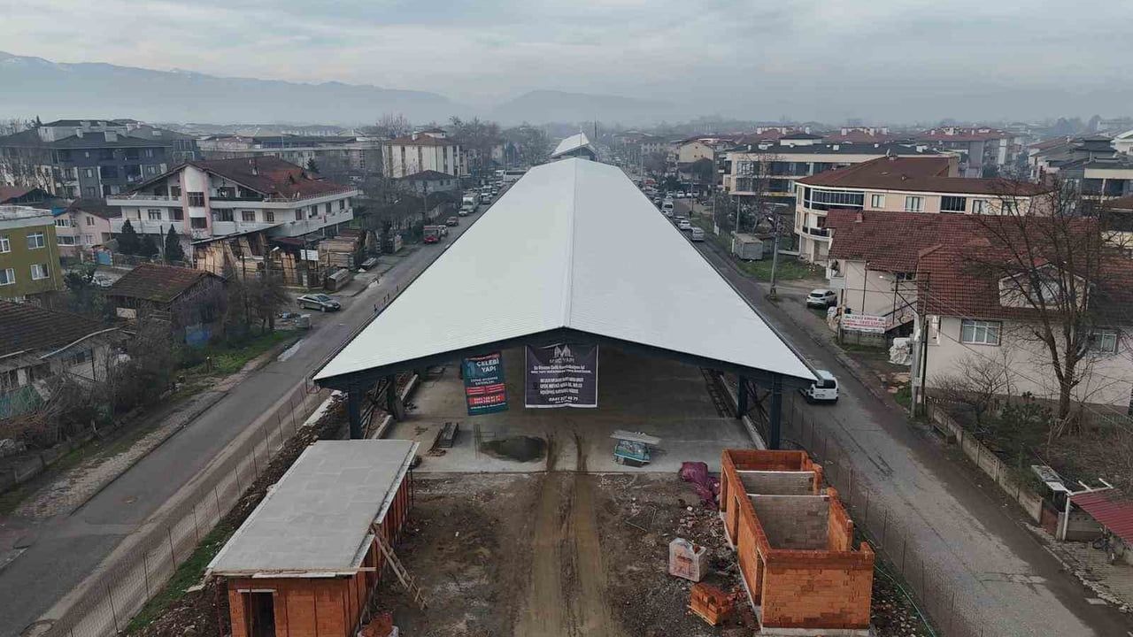 Düzce'deki Yeni Tuhafiyeciler Pazaryeri Projesi Devam Ediyor