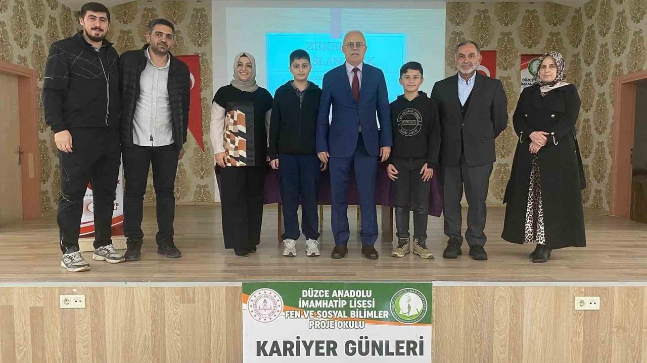 Düzce Gençlik ve Spor Müdürü Kariyer Günleri'nde Öğrencilerle Buluştu