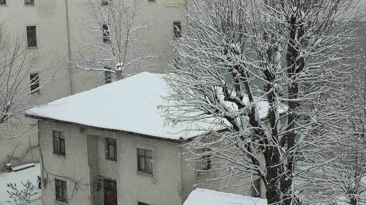 Düzce Yeni Yıla Karla Girdi
