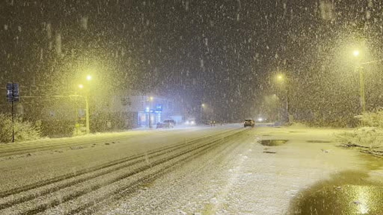 Düzce Yüksek Kesimlerinde Kar Yağışı Etkisini Gösterdi