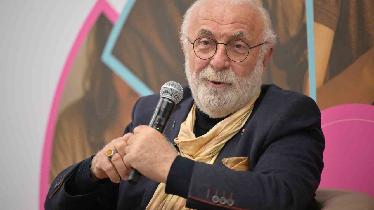 Ebru Sanatının Ustası Hikmet Barutçugil Kocaeli'de Sanatseverlerle Buluşacak