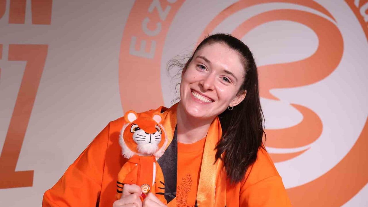 Eczacıbaşı Dynavit Dana Rettke ile Sözleşme Yeniledi