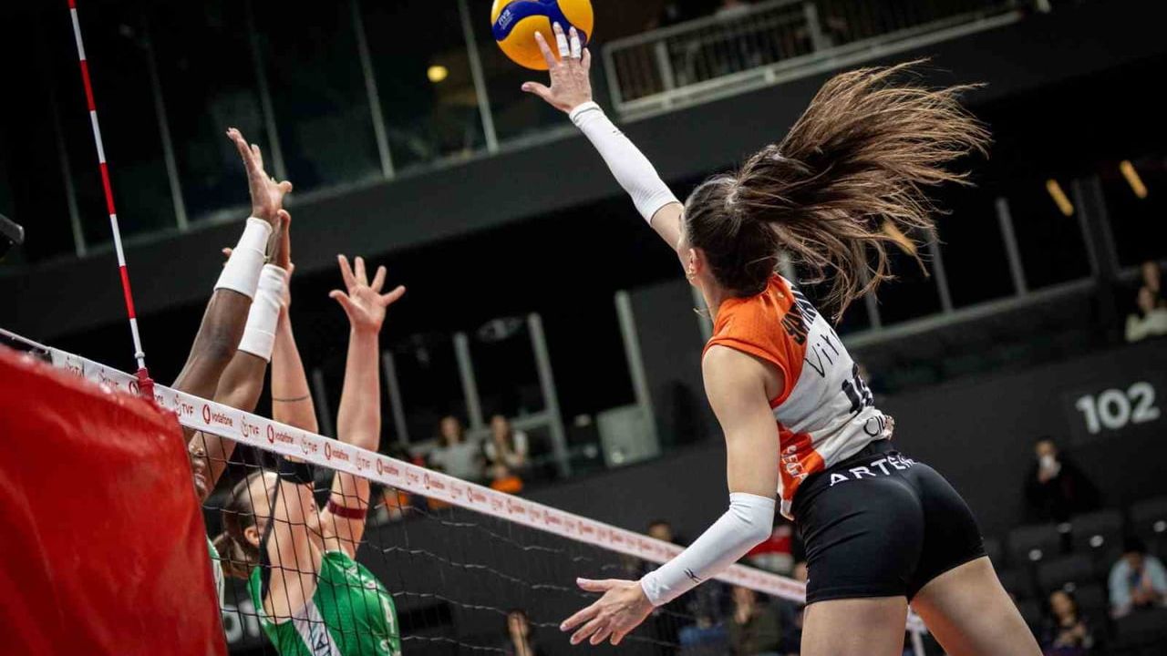 Eczacıbaşı Dynavit, Nilüfer Belediyespor Eker'i 3-1 Mağlup Etti