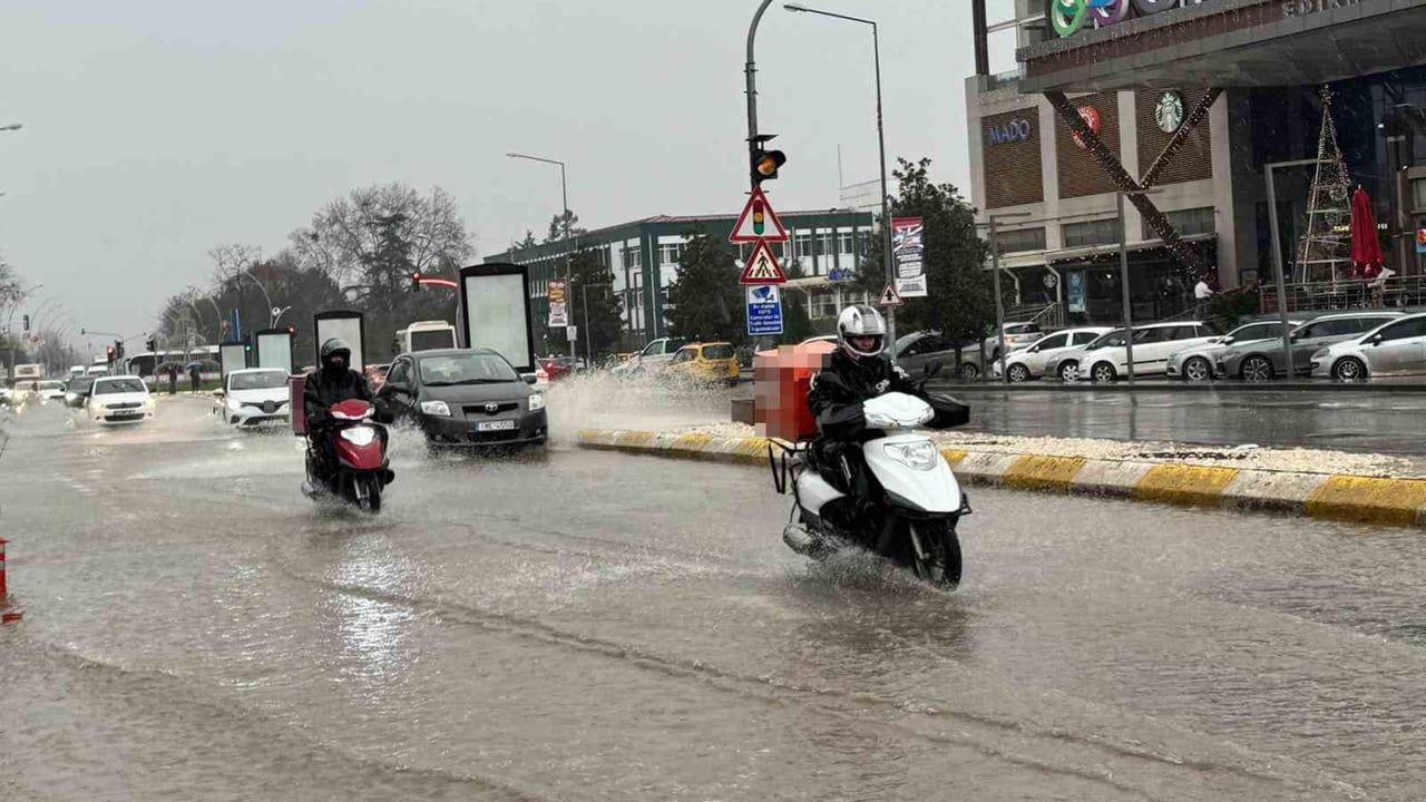 Edirne'de Sağanak Yağış Sonrası Su Baskınları