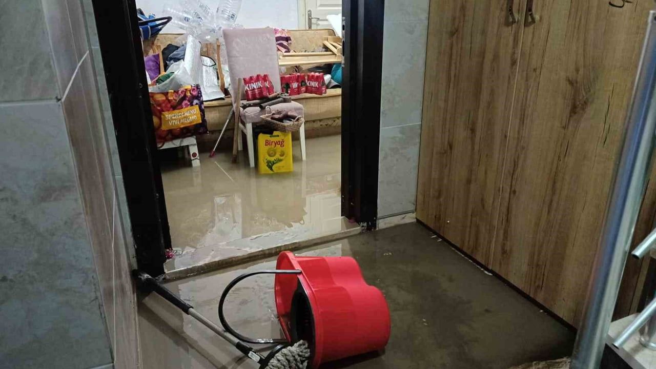 Edirne'deki Sağanak Yağışlar Hayatı Olumsuz Etkiliyor