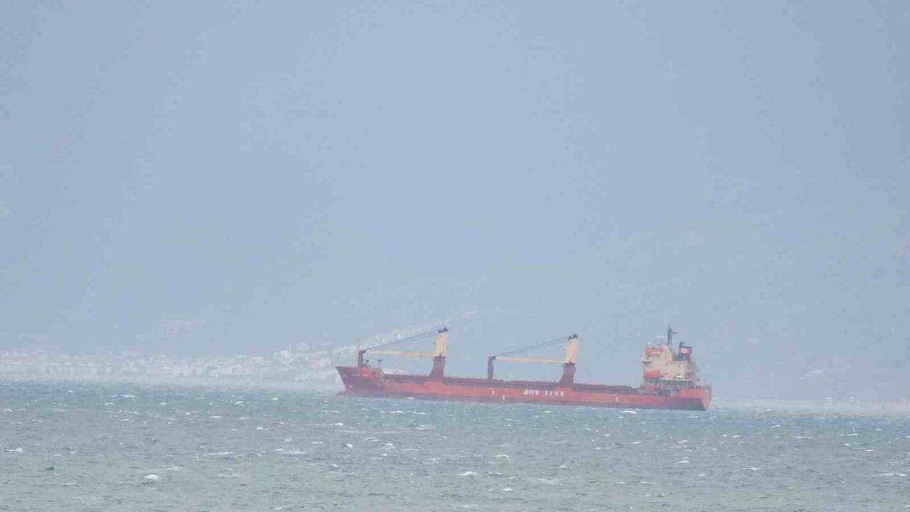 Edremit Körfezi, Olumsuz Hava Şartlarında Gemi Sığınma Noktası Oldu